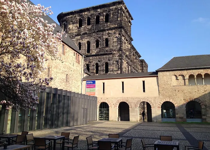 Hennen Apartamento Konz